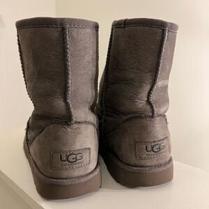 Kids UGG boots, gray, size 3
